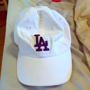 White dodgers hat